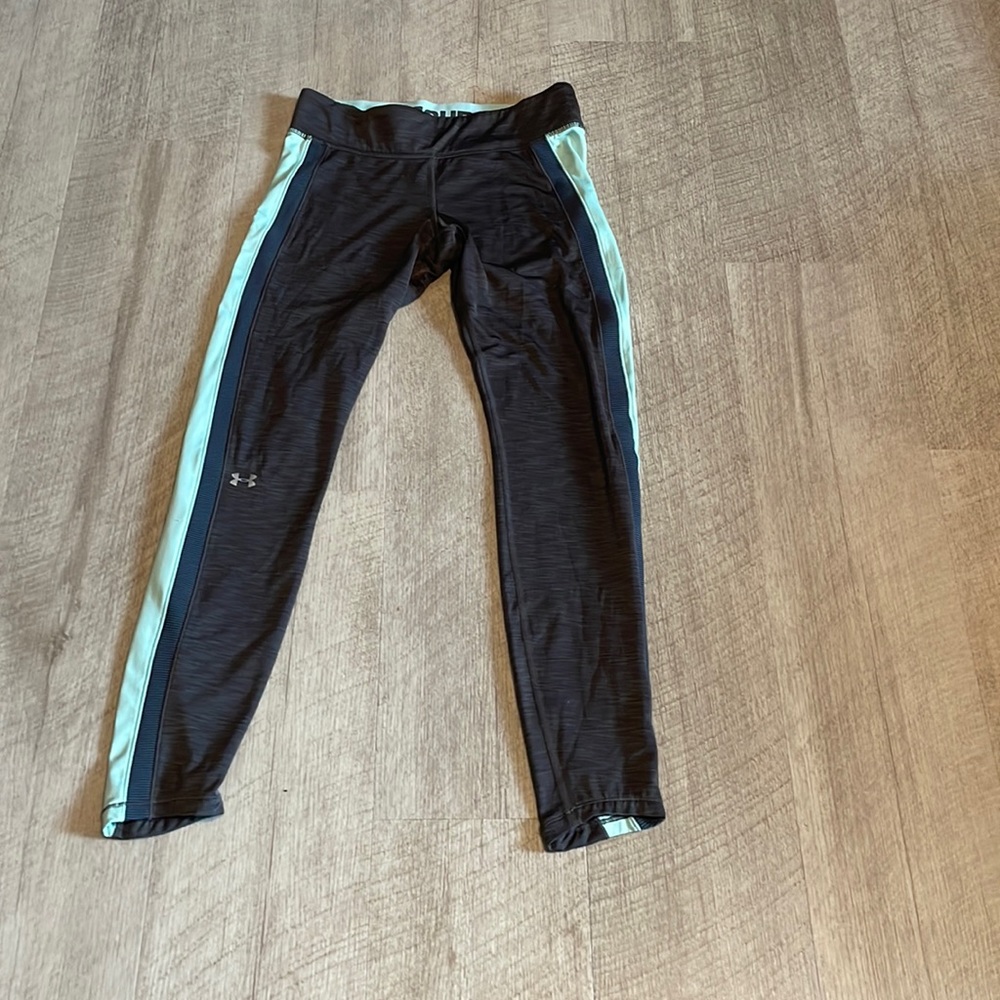Woman’s grey and mint green under armour stretch exercise pants M